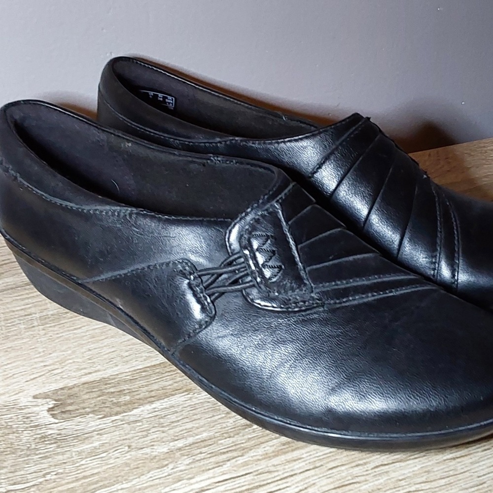 Clarks Collection Shoes Womens Size 7.5 W Black‎ Leather Slip On Comfort Walking